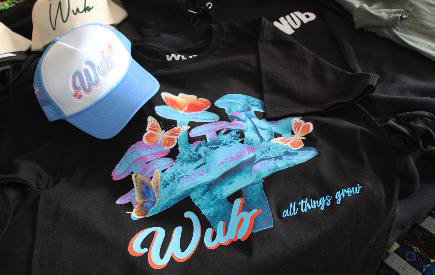 All Things Grow Crewneck - Black